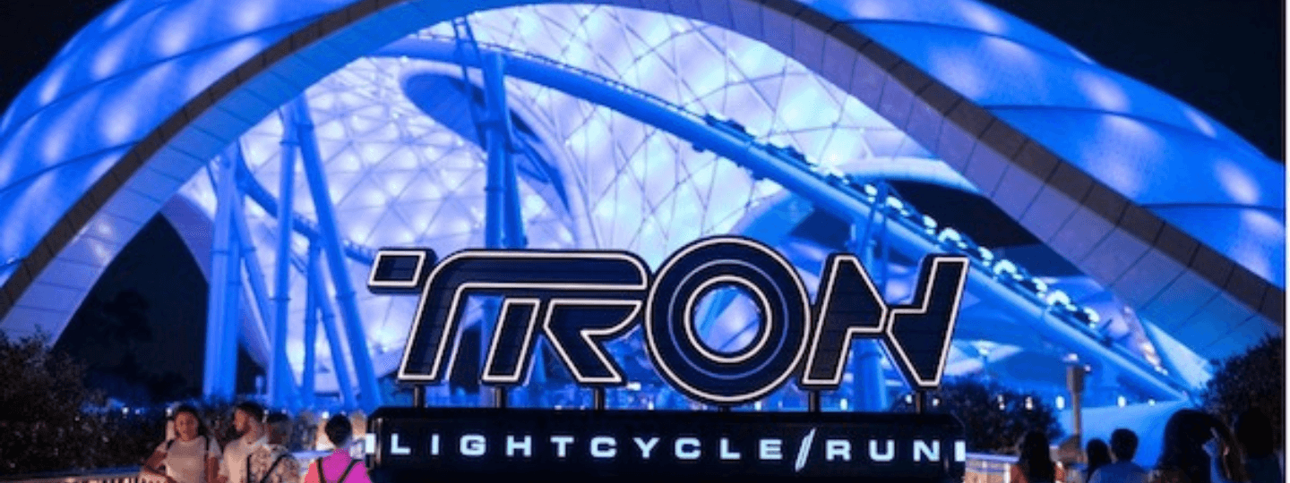 TRON Lightcycle / Run apertura entre el 20 de marzo y el 2 de abril