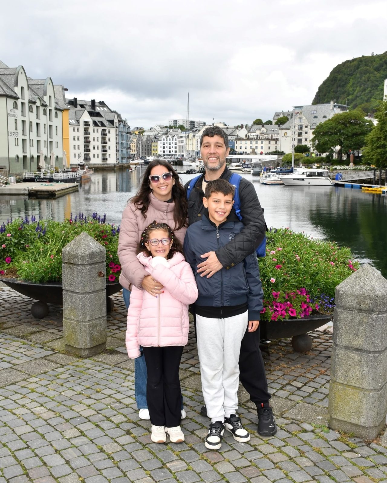 Alesund canal.jpeg 540.92 KB