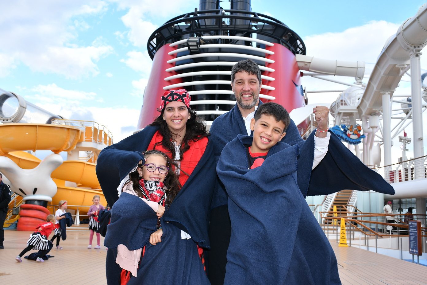 Disney Dream - Deck party.jpeg 685.8 KB